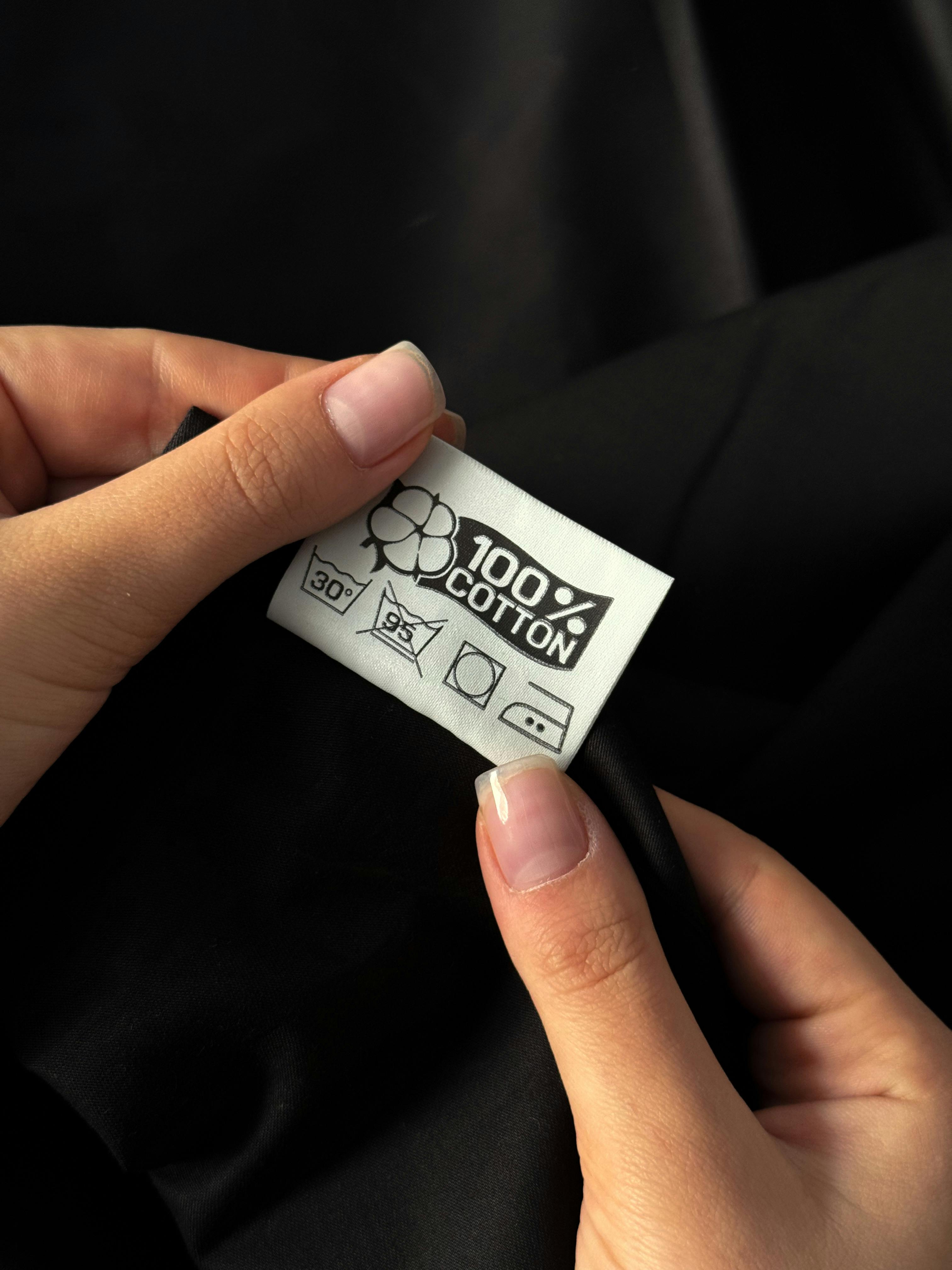 L'Âme de Votre Garde-Robe : Comprendre la Composition des Tissus pour un Vestiaire Éthique et Élégant